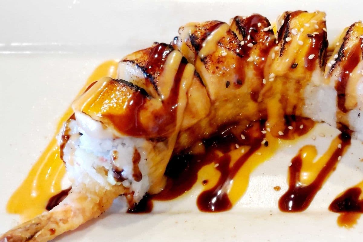 Salmon Tataki Roll