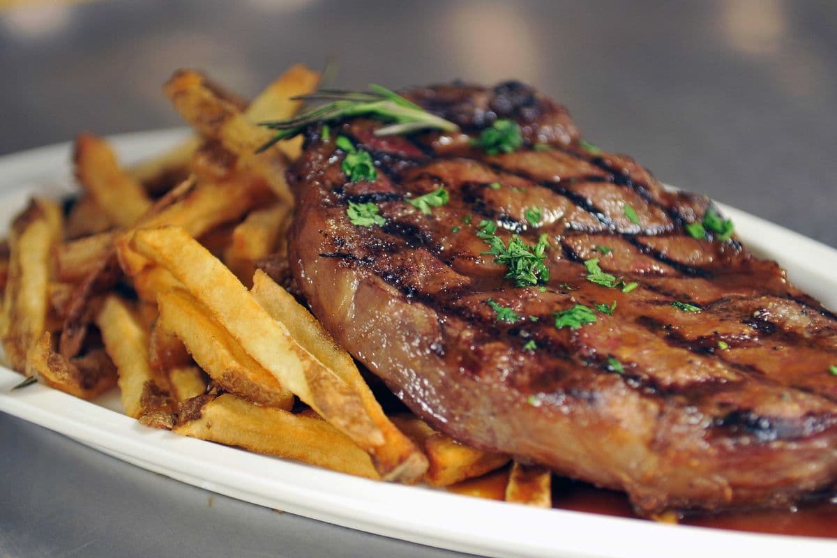 Steak Frites (8 oz)