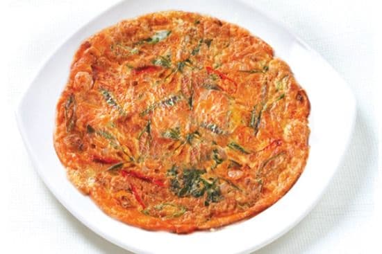 Kimchi Jeon (Kimchi Pancakes) 김치전