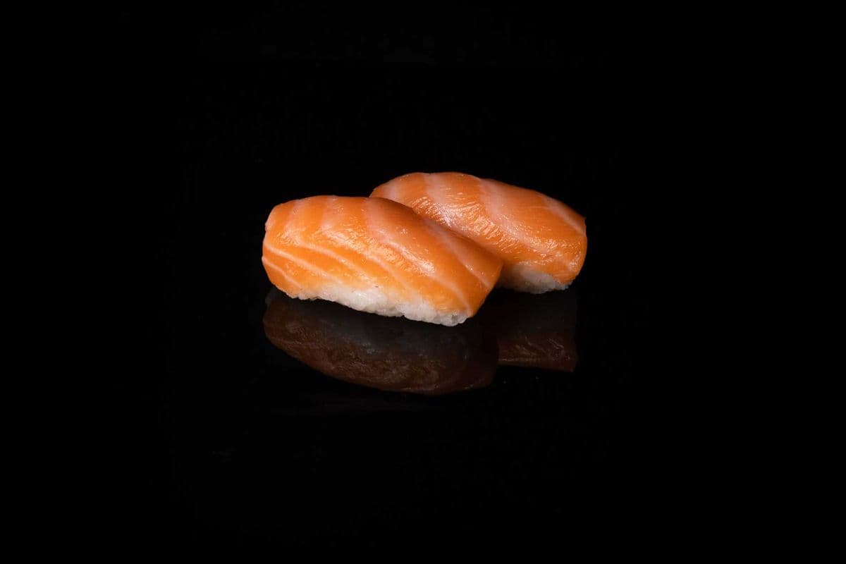 Nigiri Salmon (2 pcs)
