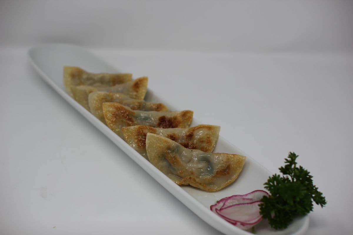 Pan Fried Gyoza (6pcs)