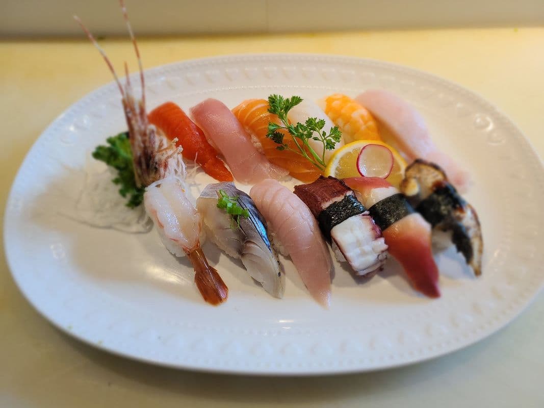 Deluxe Sushi Combo