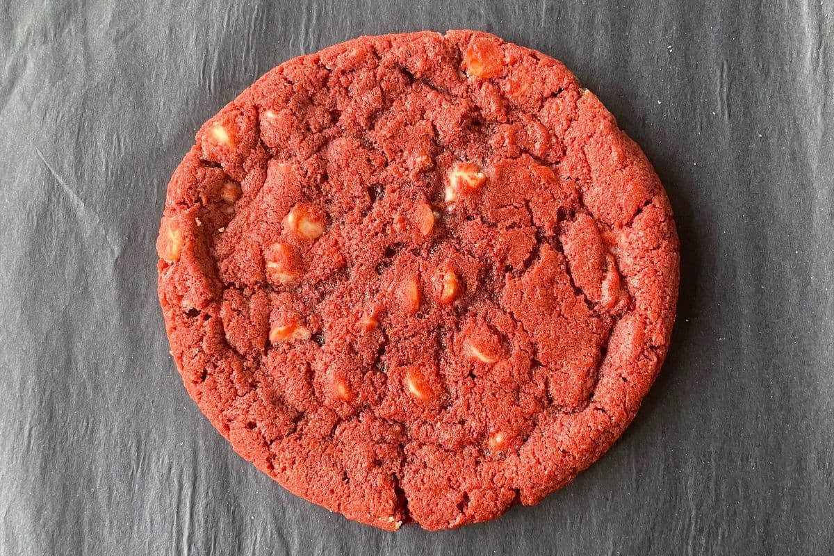 Red Velvet Cookies (12 Pcs)