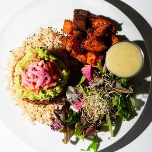 Guac Burger (17g protein, 17g fibre)