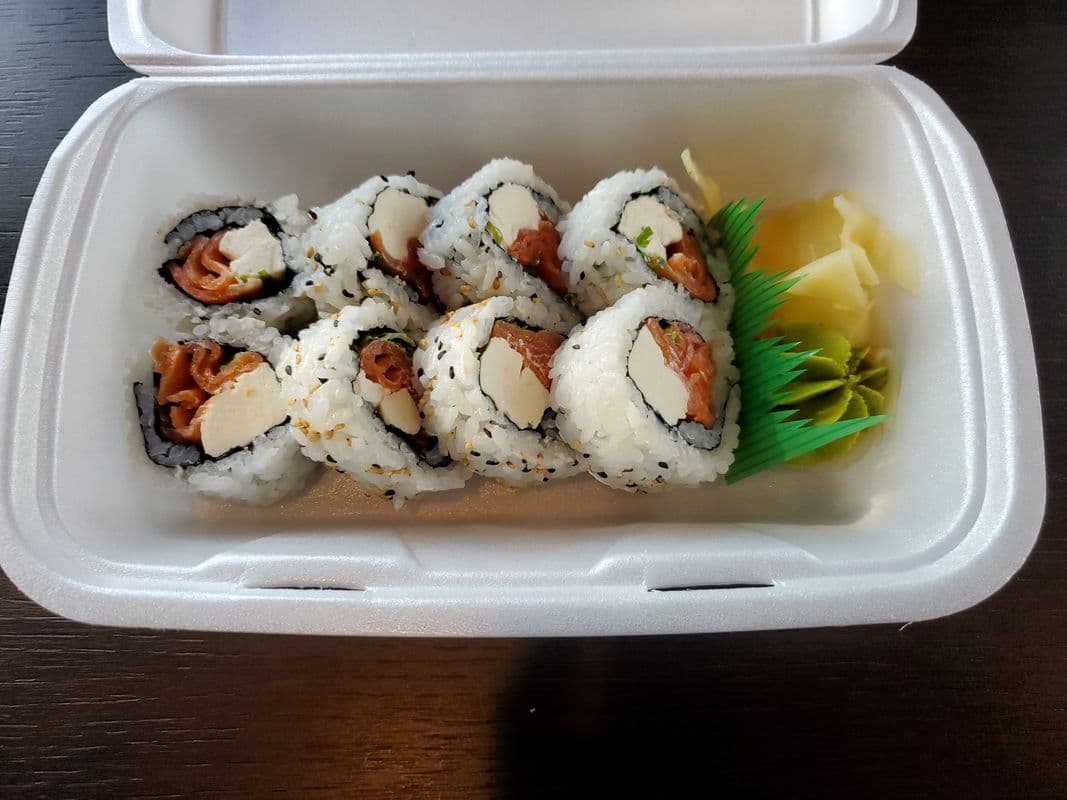 121. Philadelphia Roll (8 pcs)
