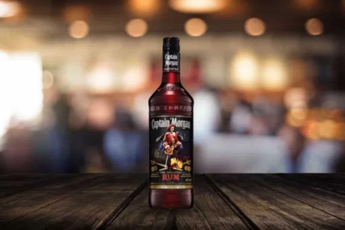 Captain Morgan Dark Rum (750 ml) (1 x (40.0% ABV) (750 ML BOT))