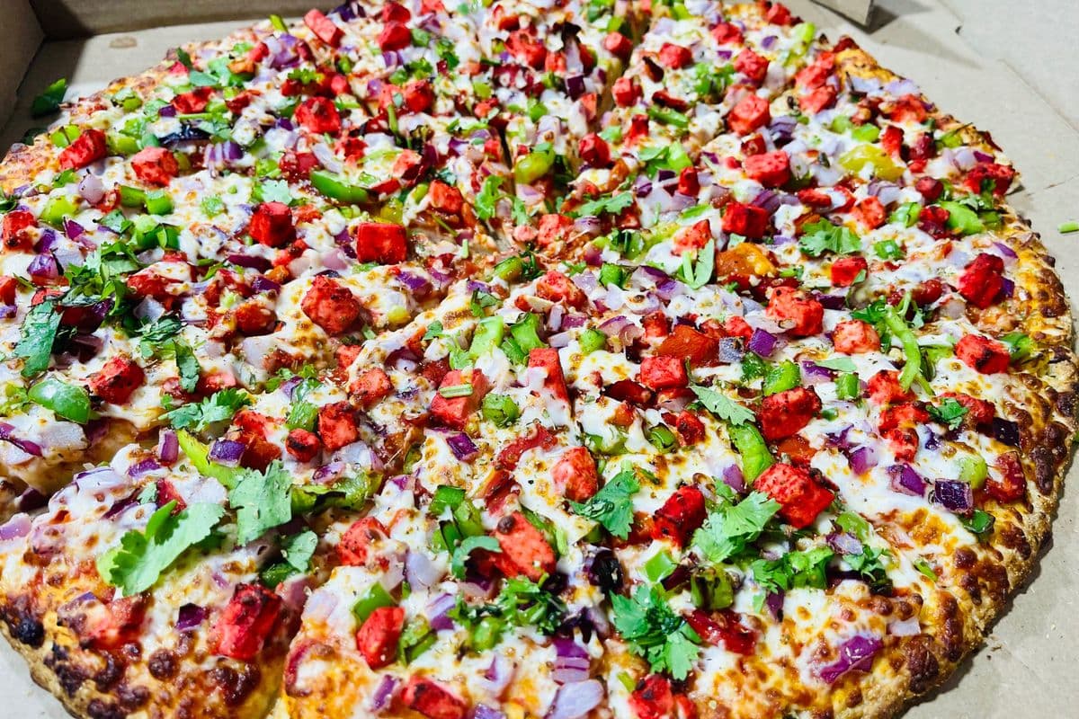 Tandoori Paneer Pizza