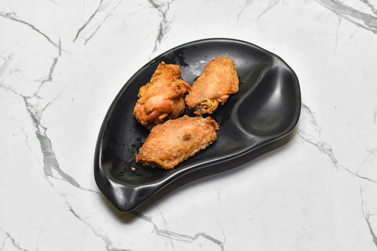 K10. Deep Fried Chicken Wing (3 Pcs)