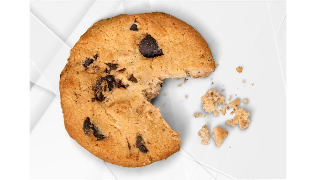 CHOCOLATE CHUNK COOKIE 
