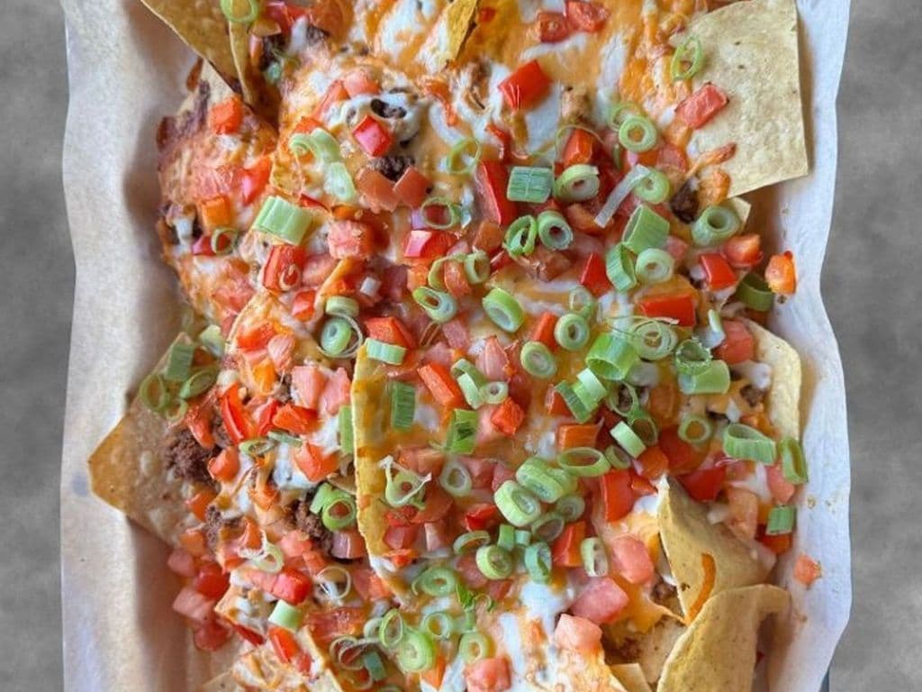 CLASSIC BEEF NACHOS