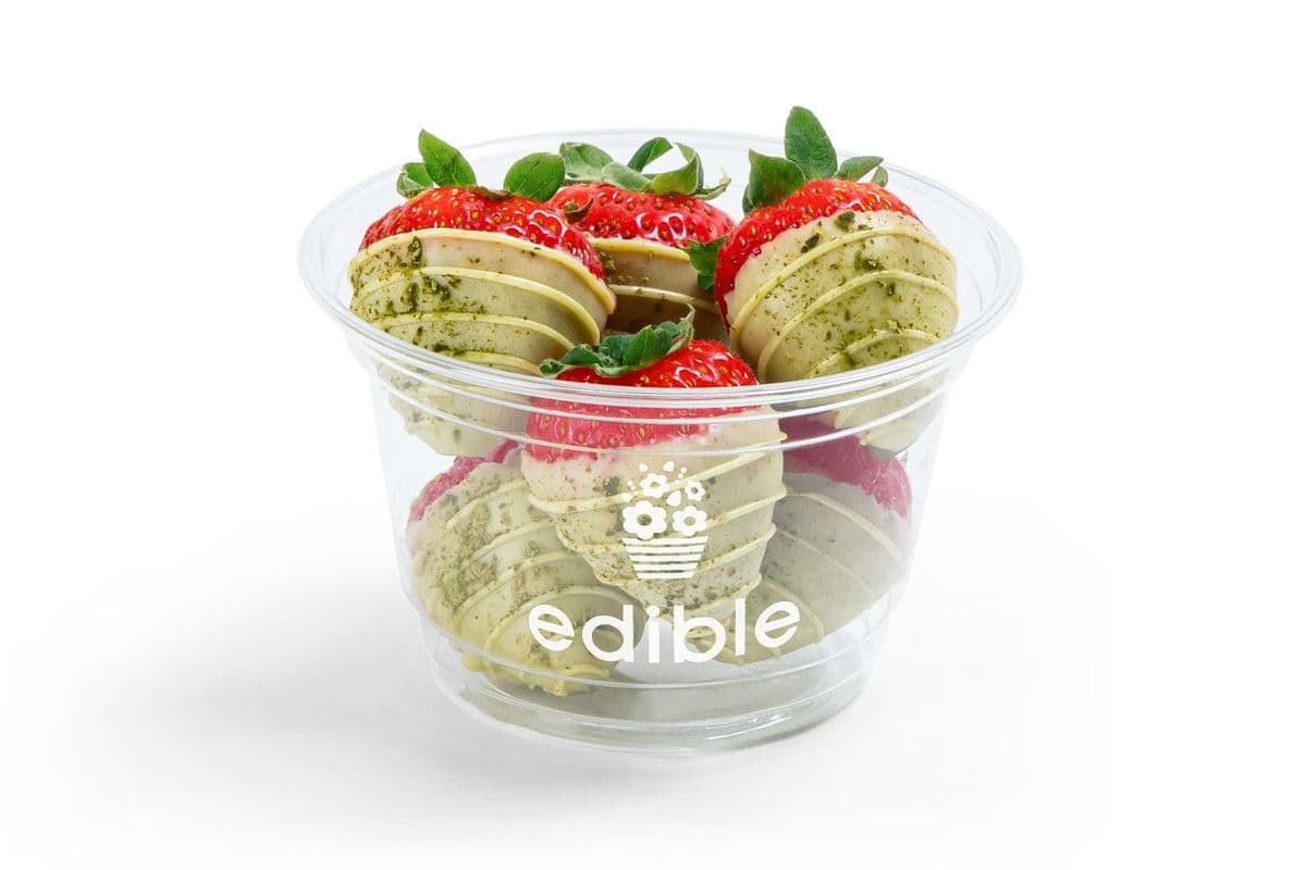 Coupe de fruits enrobés au matcha / Matcha Dipped Fruit Cup