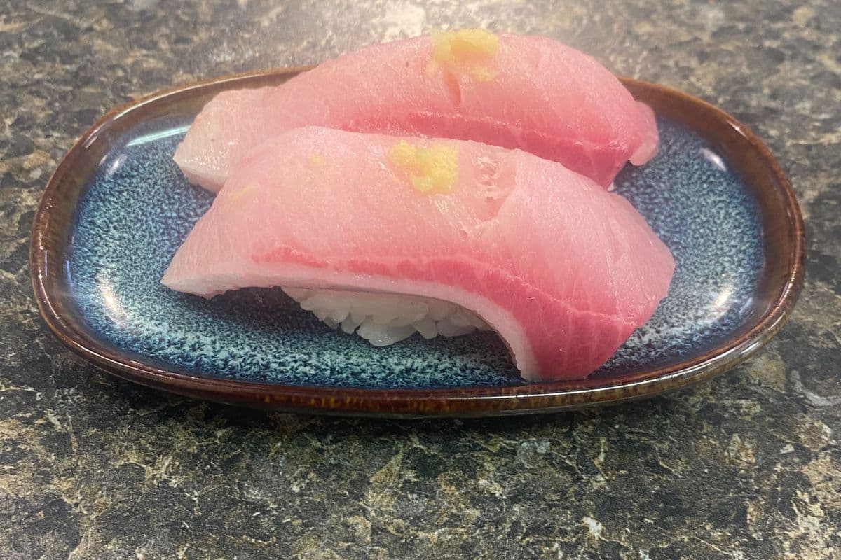 Hamachi Nigiri