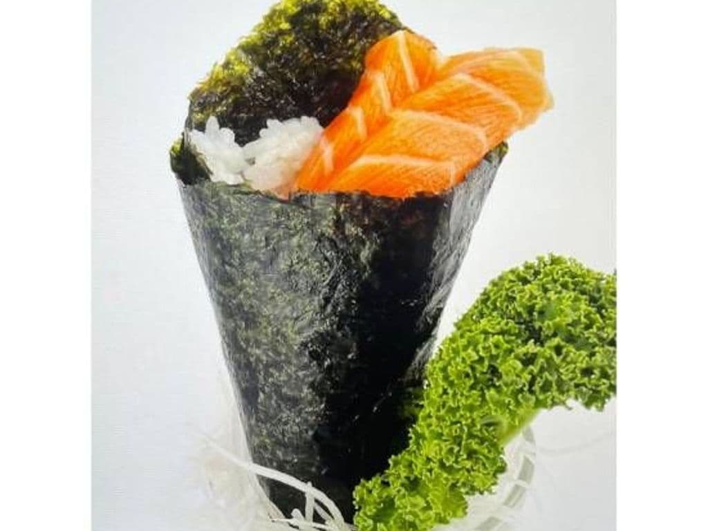 Salmon Hand Roll