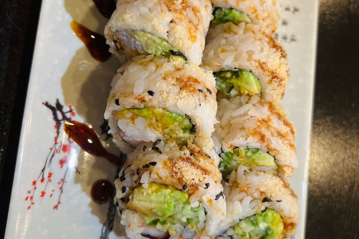 H18. Crunchy Roll (8 pcs)