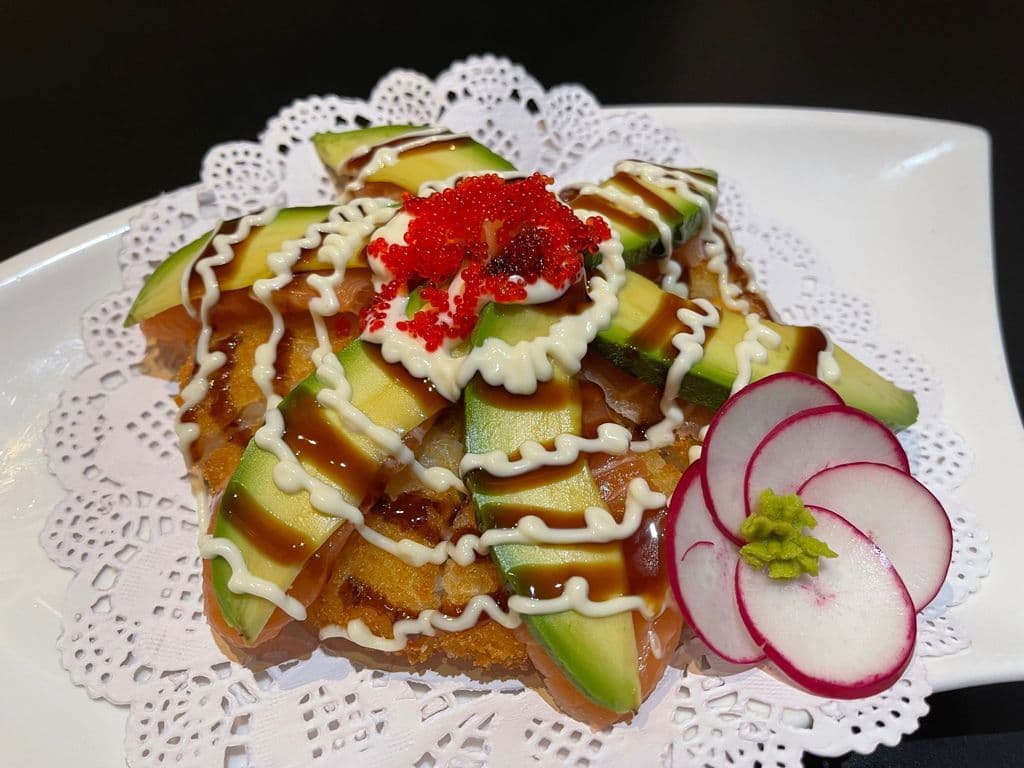 Sushi Pizza (Spicy Avocado)