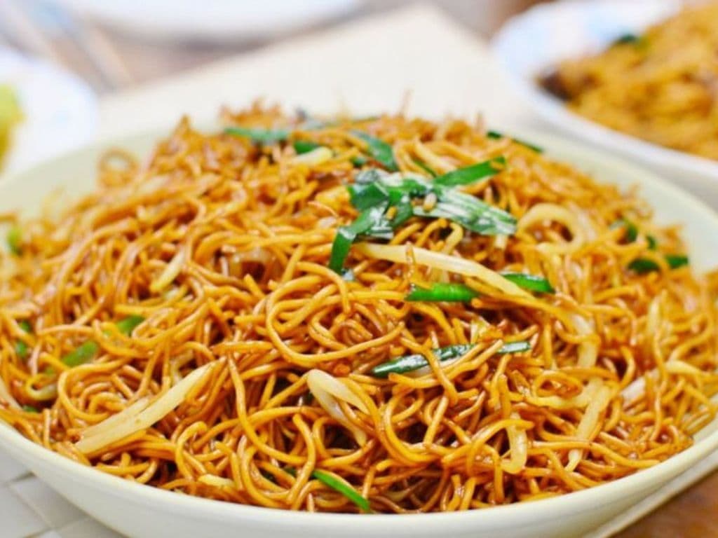Soy Sauce Noodle with BeanSprout 豉油皇炒面