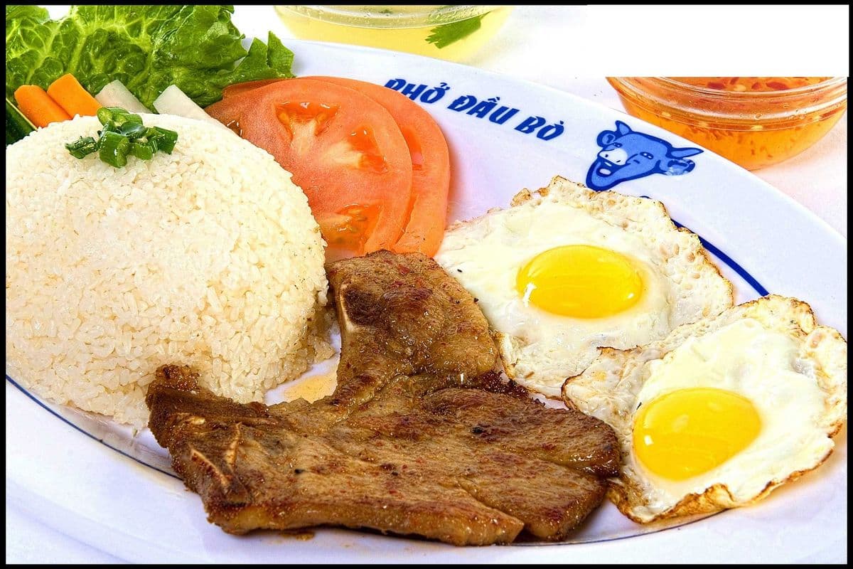464. Grilled Pork Chop and Fried Eggs on Steamed Rice