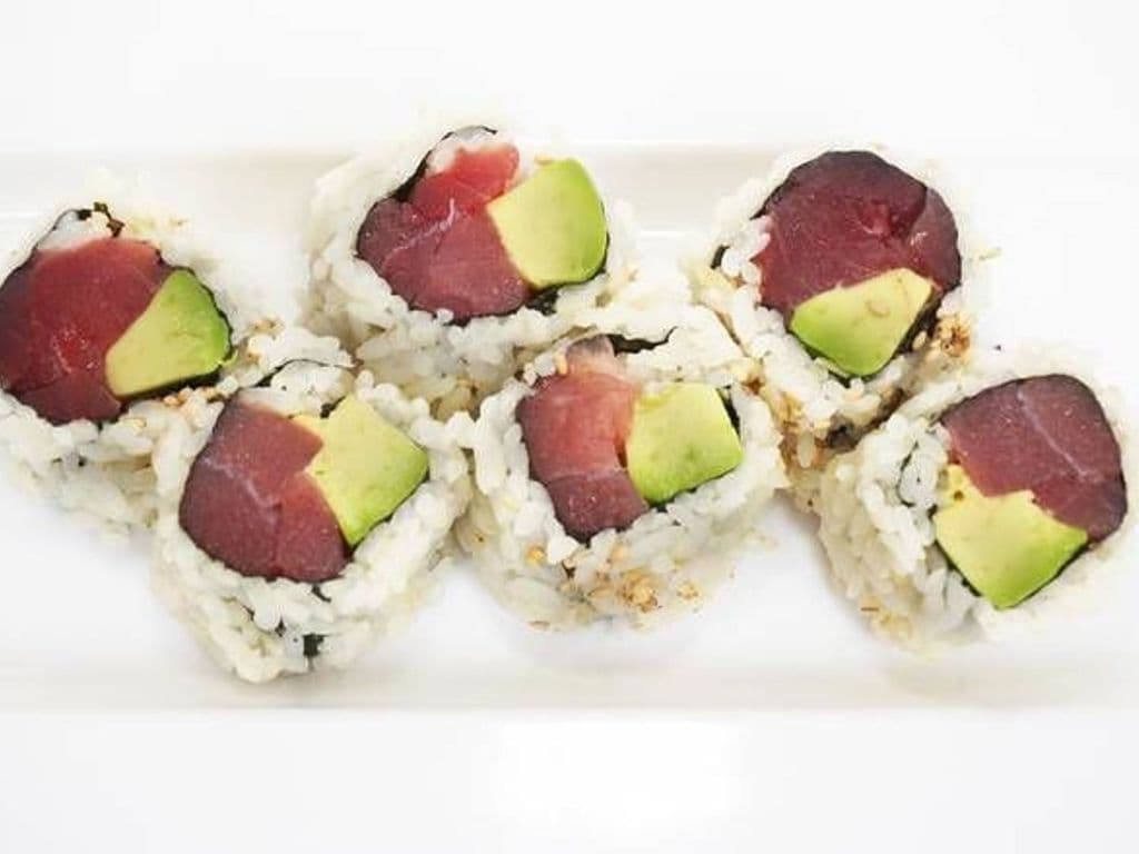 Tuna Avocado Roll ( 6 Pieces)