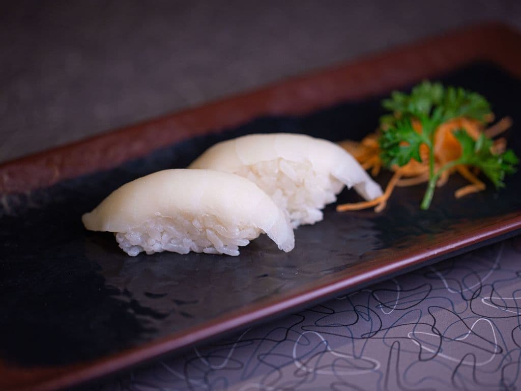 Red Snapper(Tai) Sushi (2pcs)