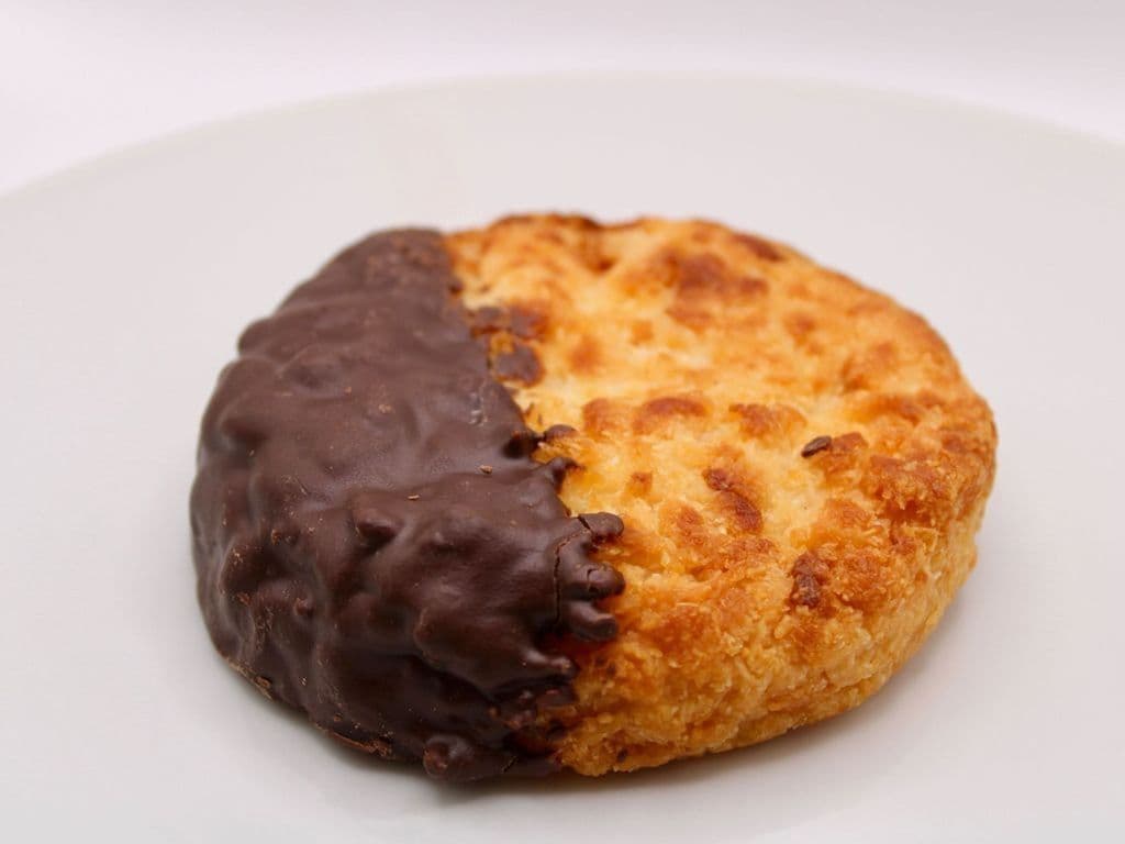 Macaron à la noix de coco