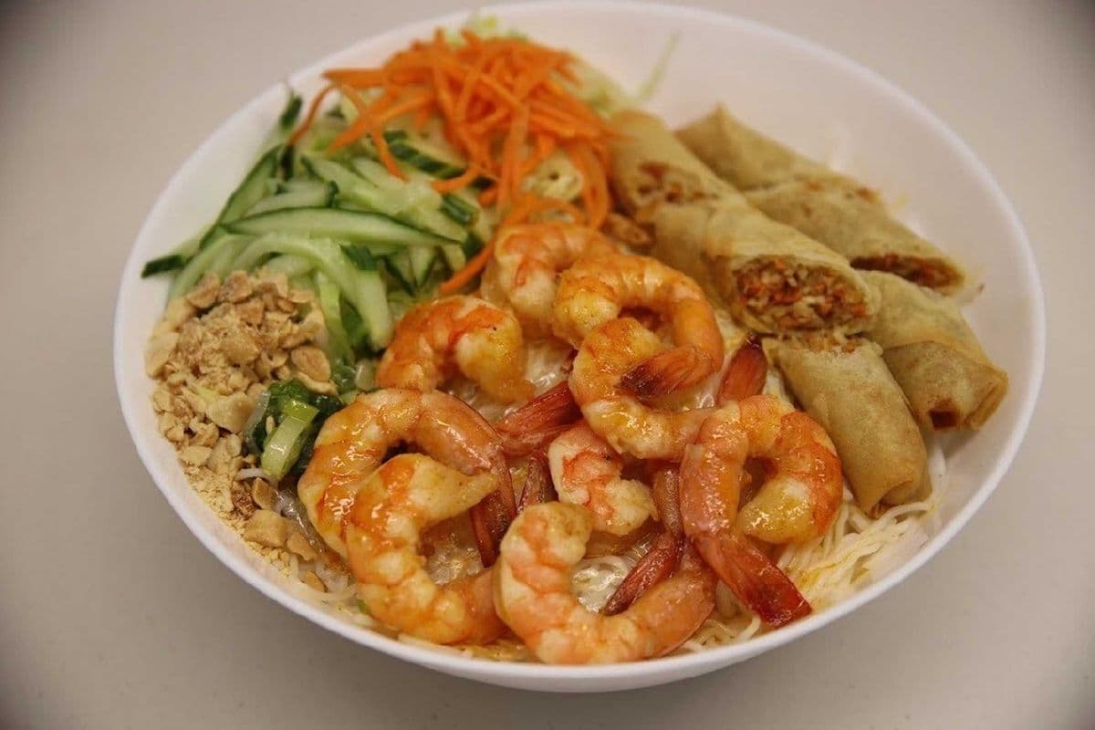 23. Shrimps and Spring roll Vermicelli