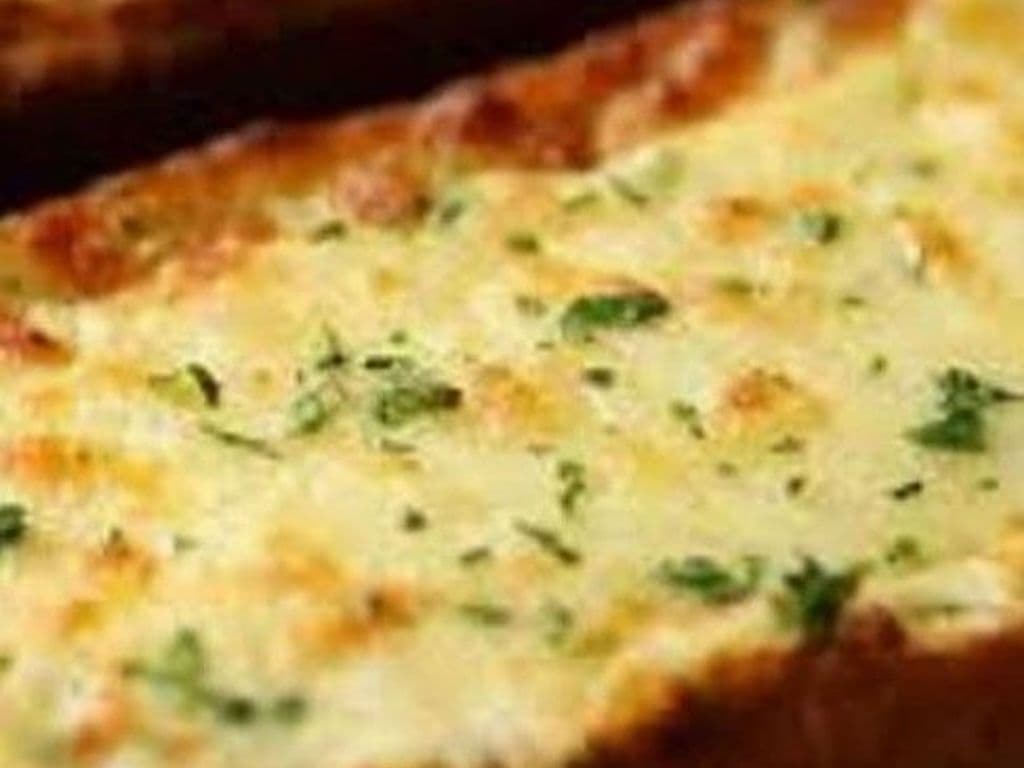 PAIN À L'AIL GRATINÉ