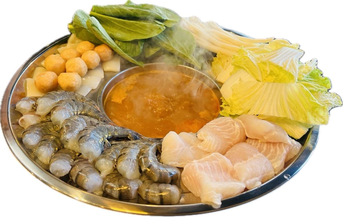 M4. Seafood Tom Yum Hot pot ( for 2- 3 people)