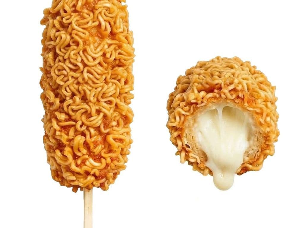 Ramen Cheese Corn dog 라면 치즈 핫도그