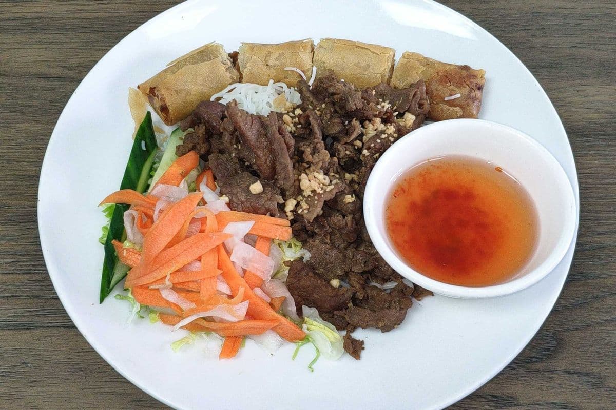 D5. Grilled Meat and Spring Roll on Vermicelli