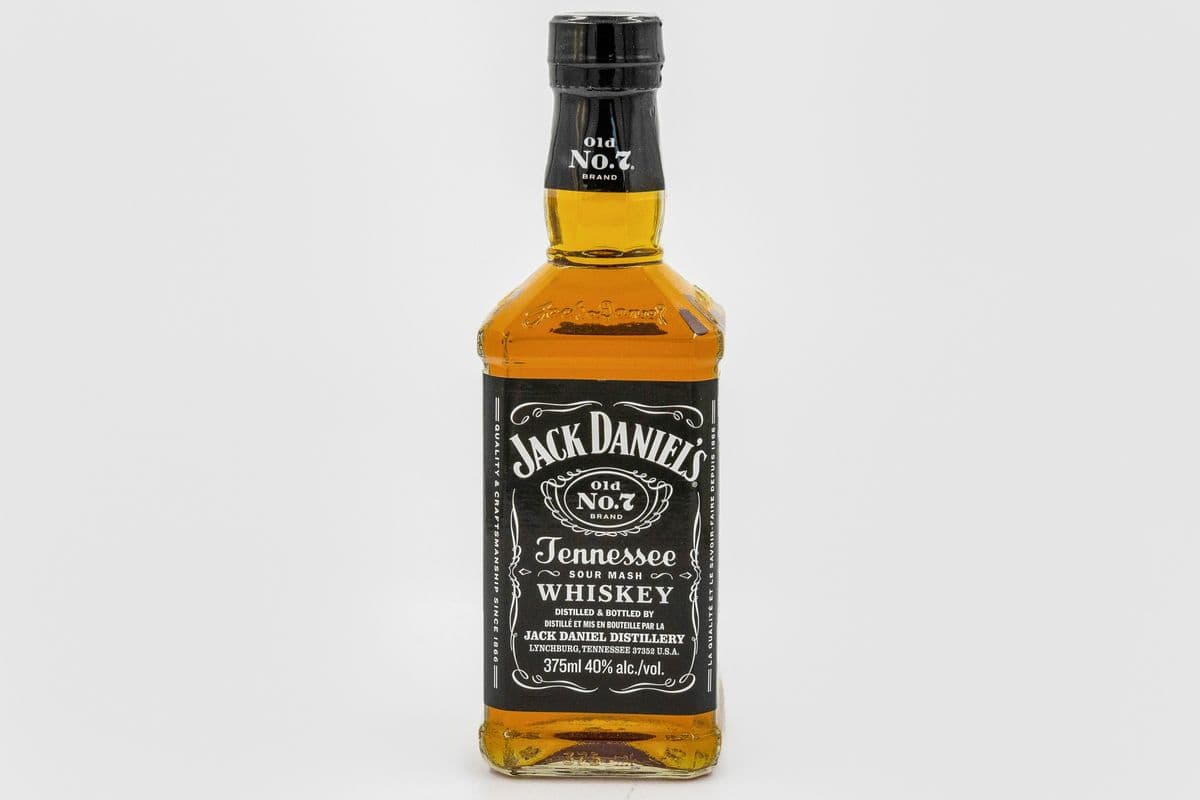 JACK DANIEL TENNESSEE WHISKY (1 x 375 ml)