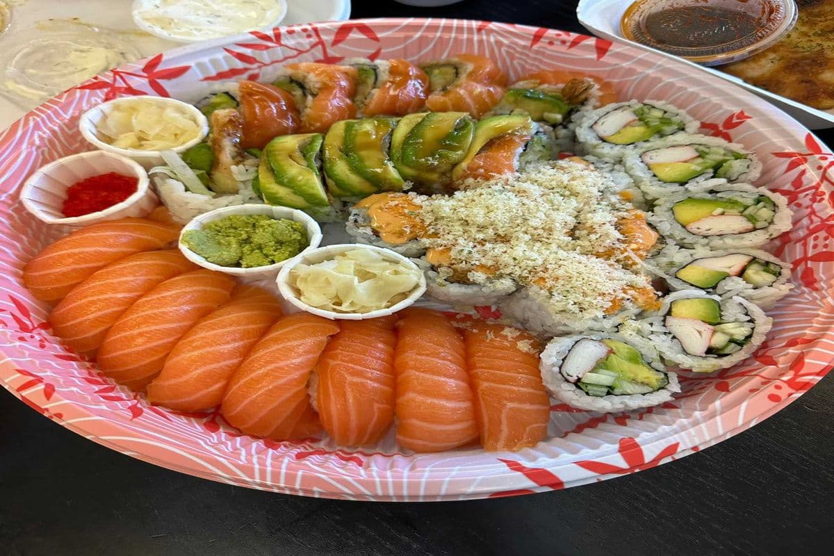Maki & Sushi Party Tray A (30 pcs)