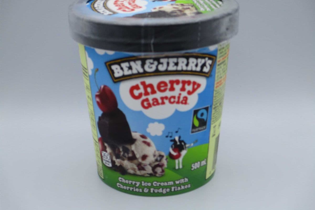 Ben & Jerry's - Cherry Garcia (473 ml Tub)