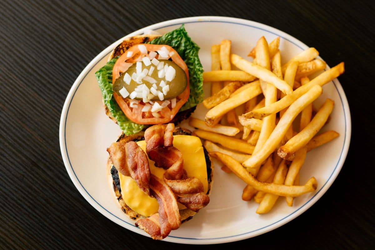Banquet Burger with Fries