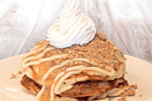 Apple Crumble Cinnamon Pancakes
