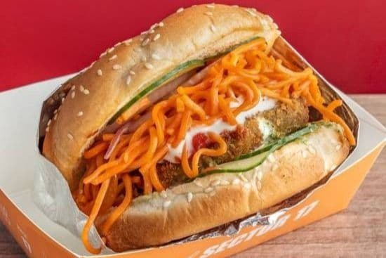 Aloo Tikki Noodle Burger