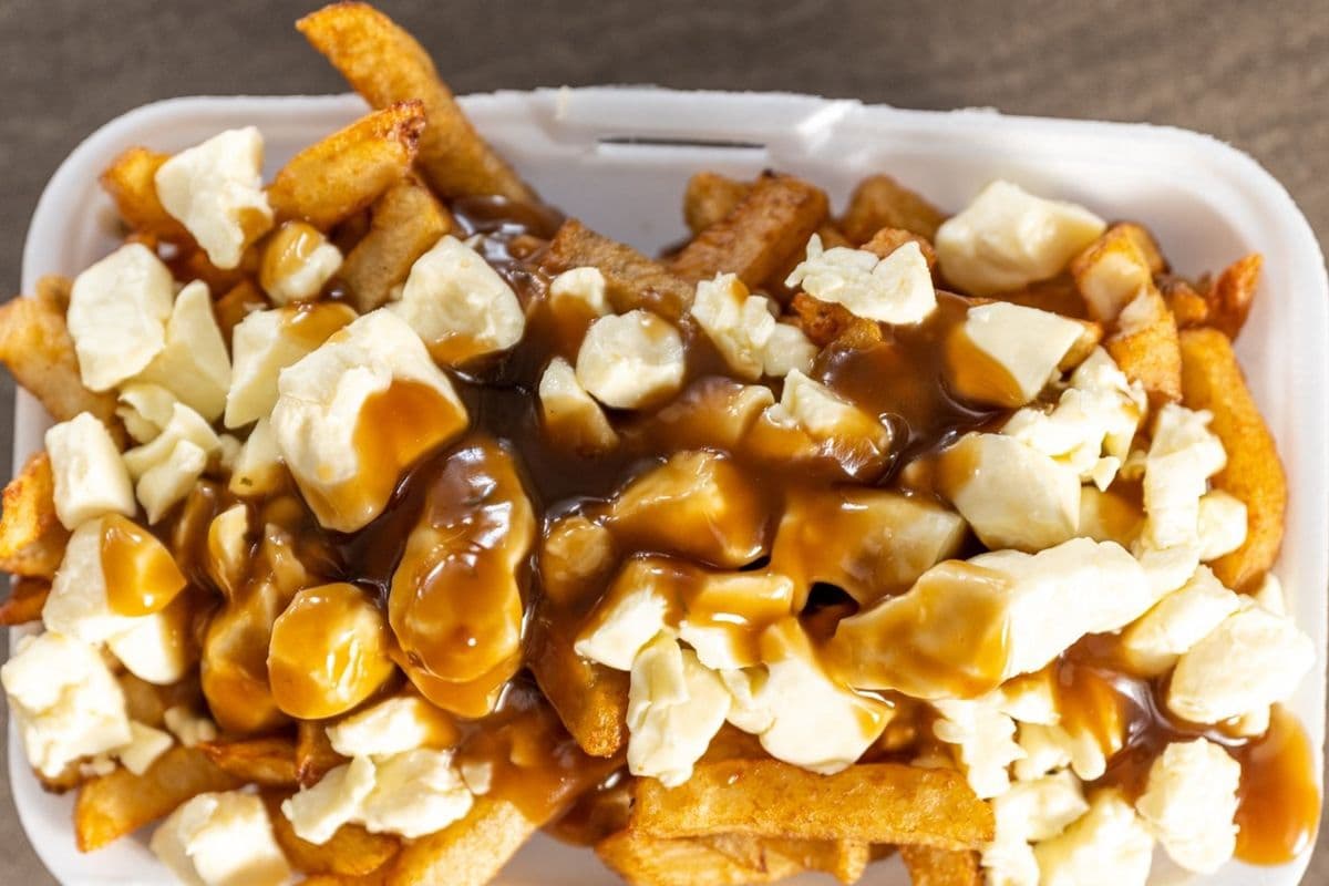 Poutine brune ou BBQ / Poutine with Gravy or BBQ