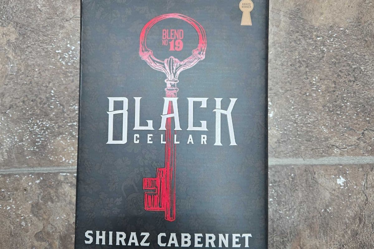 Black celler shiraz/cabernet 750 ml (1 x 750 ml)