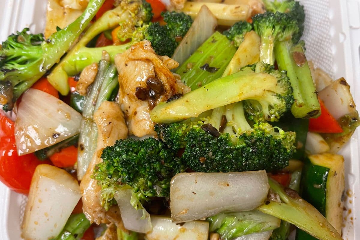 Chicken & Mixed Greens W/ Black Bean Sauce