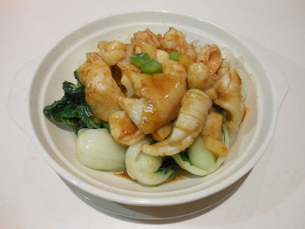 Mixed Seafood Stir-fried with Baby BokChoy in Satay Sauce 沙爹海皇炒白菜苗