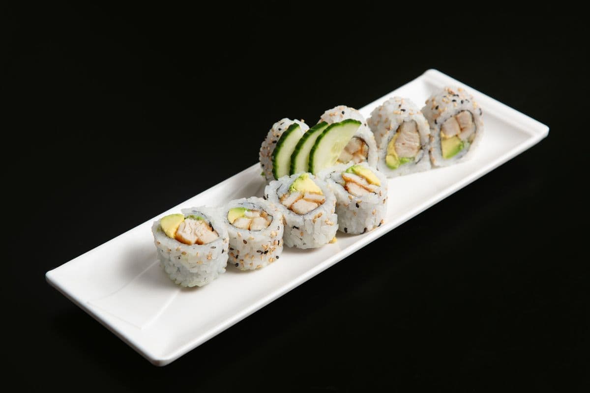 Chicken Teriyaki and Avocado Roll (8 pcs)