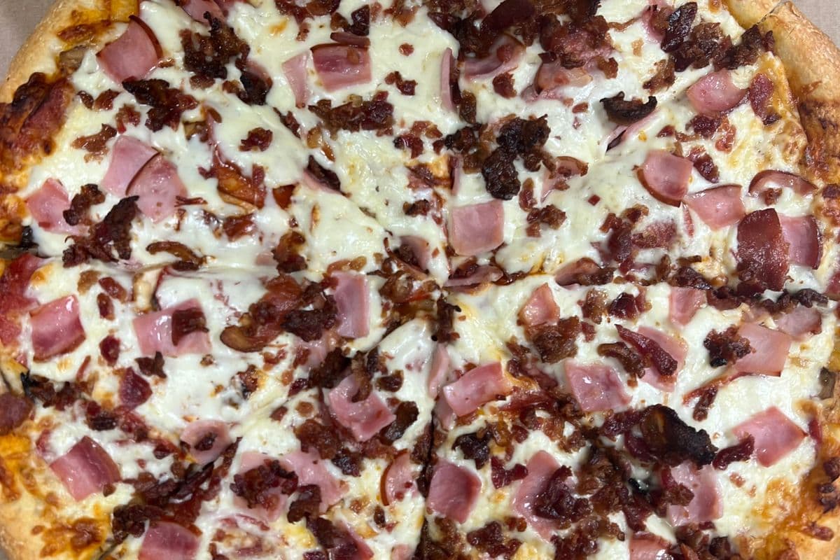 Small The Deli Pizza