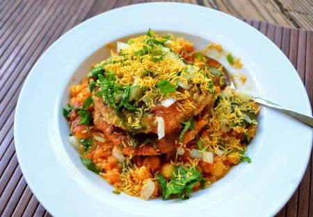 Aloo Tikki Chaats (2 pcs)