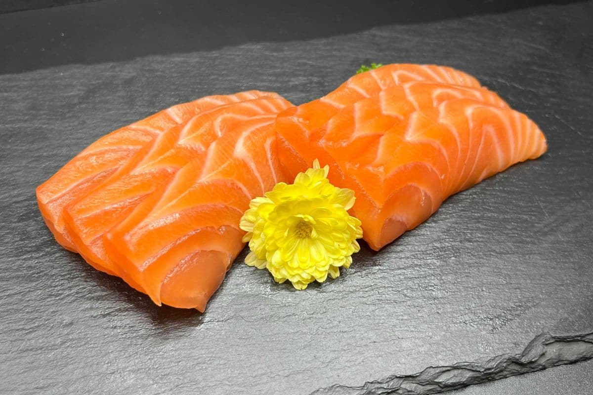 Salmon Sashimi 6pc