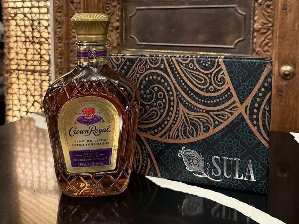 Crown Royal Whisky (375 ml) (40% ABV)