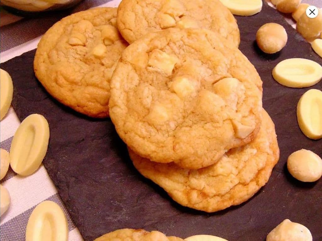 BISCUIT AUX NOIX DE MACADAM / MACADAMIA NUT COOKIE