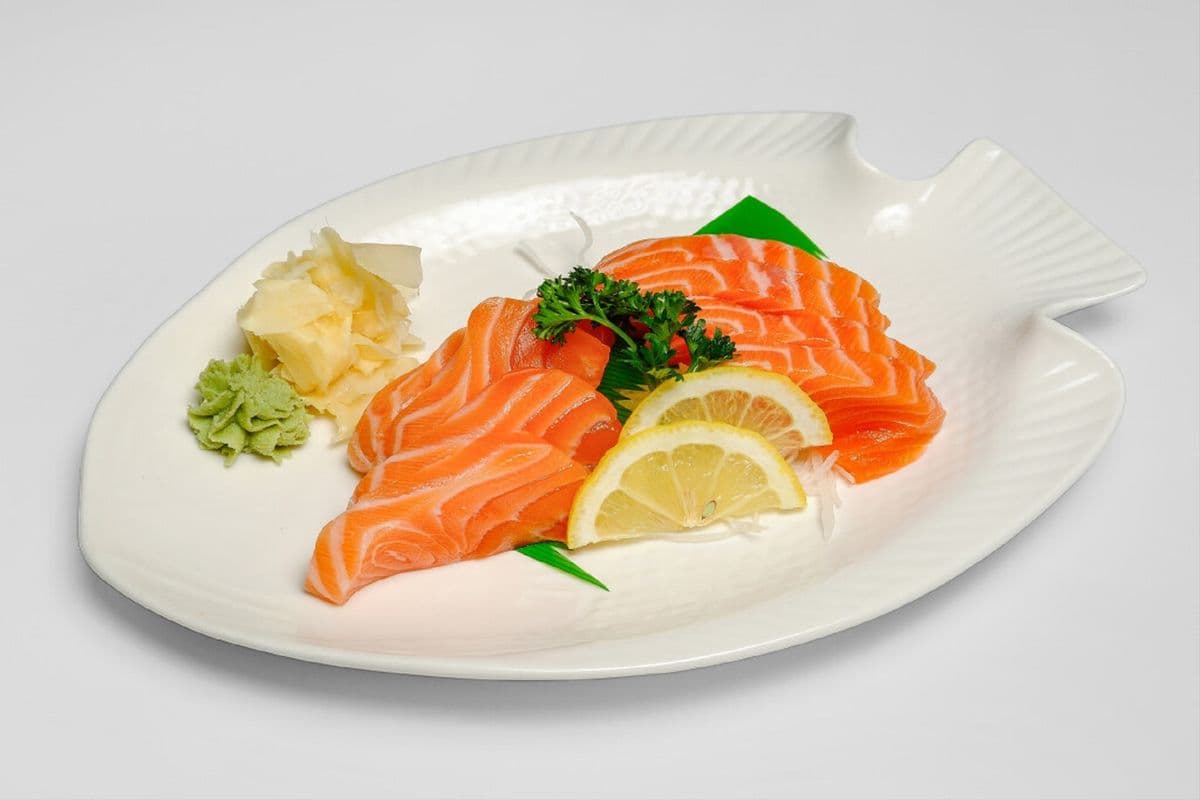 Salmon Sashimi (8 pcs)