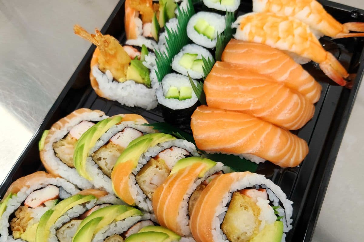 L1. Red Dragon Lunch Combo (21pcs)