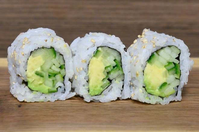 Avocado and Cucumber Roll (6 pcs)