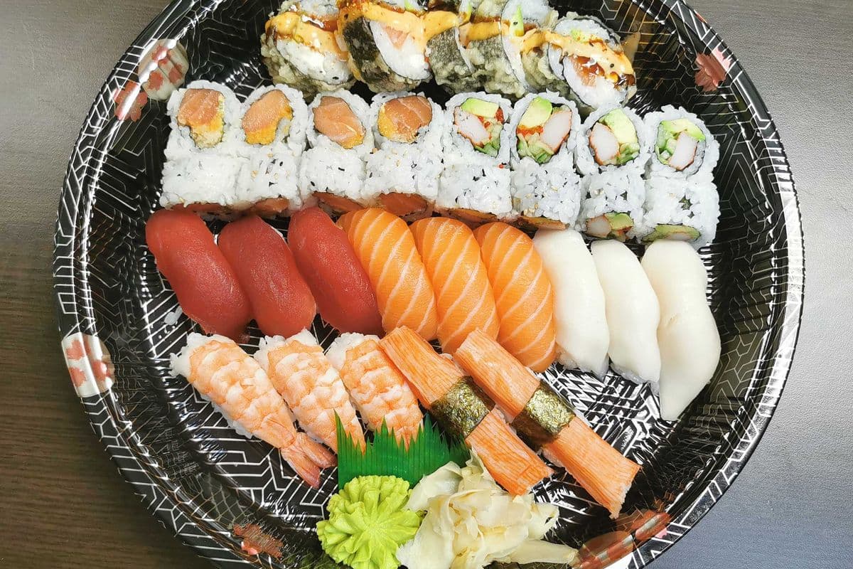Party Tray T3 (35pcs) if no tuna. It will replace with salmon