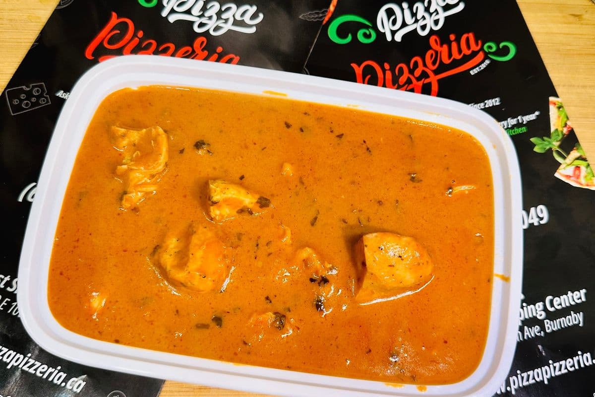 Full Dish Butter Paneer with Personal Rice and 2 Butter Naan